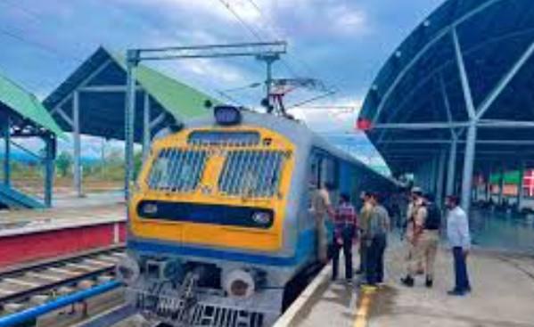 Special train carries over 600 stranded tourists from Srinagar to Katra amid highway disruptions
