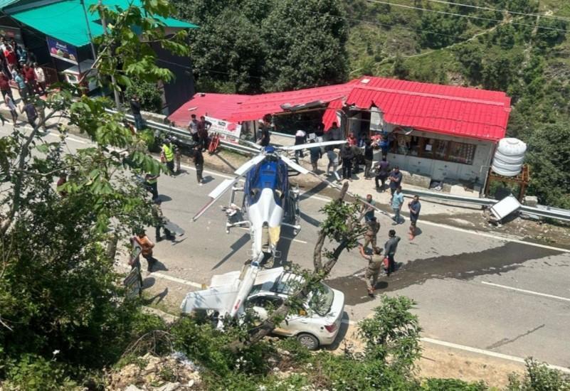 Helicopter on way to Kedarnath crashlands on highway, all safe