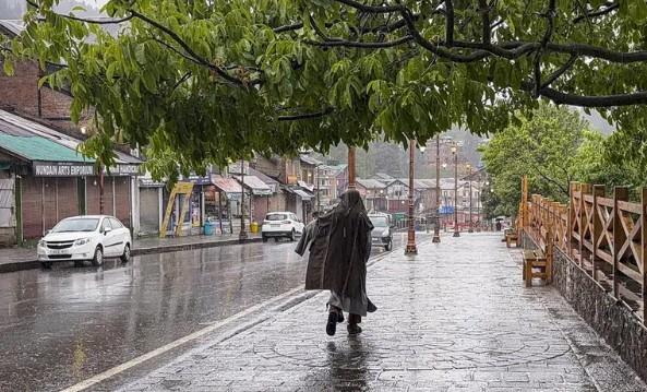 MeT Predicts Rain, Hailstorms and Gusty Winds across J&K Till Friday