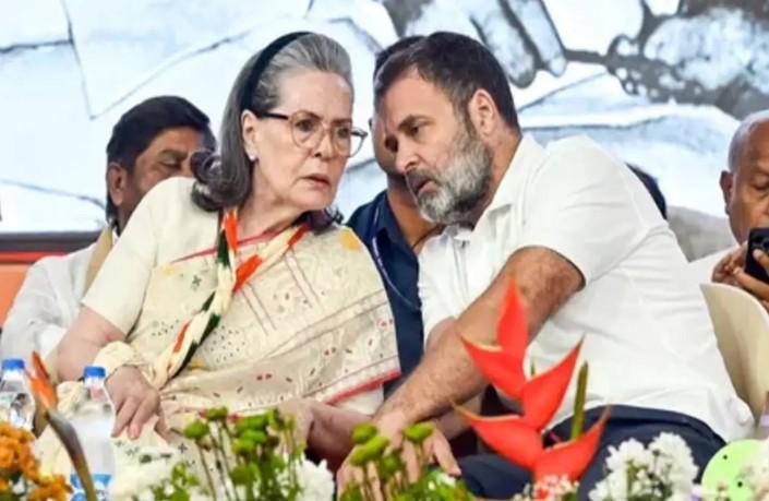Sonia Gandhi, Rahul eyed Rs 2000 cr properties without investing a penny: BJP