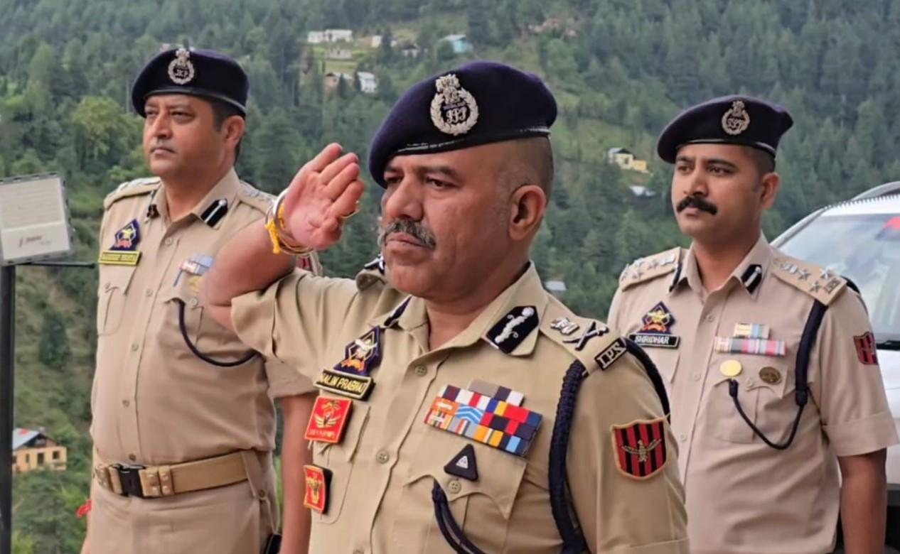 DGP J&K, Sh. Nalin Prabhat IPS, conducts review of security and operations at Bhadarwah