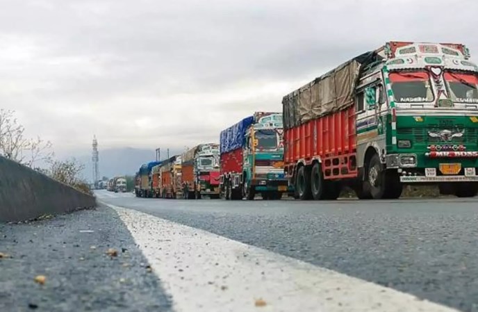 J-K Traffic suspended on Jammu-Srinagar highway for road widening work
