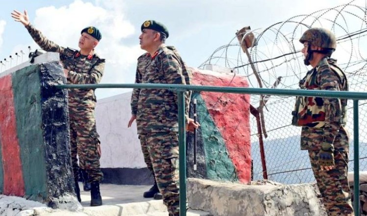 GoC White Knight Corps reviews security in Reasi, Rajouri