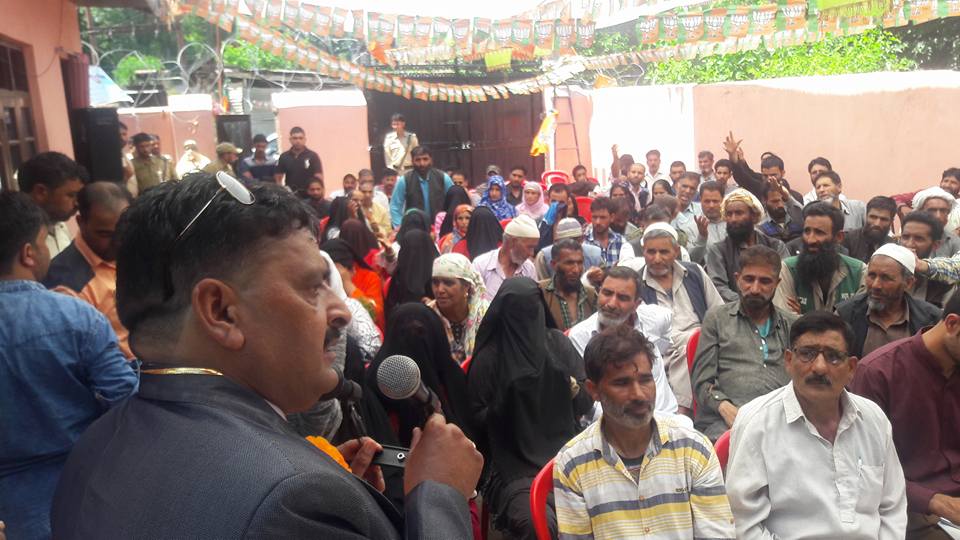 BJP candidate from Anantnag Sufi Yousuf's escort vehicle seized, inquiry ordered