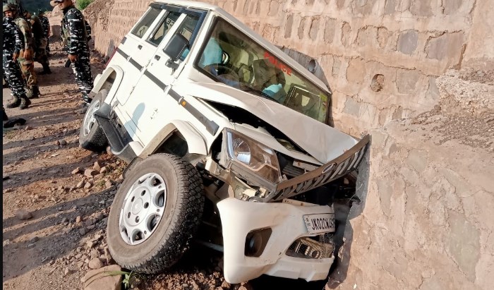 Amarnath Yatra security convoy mishap leaves DSP, three others injured