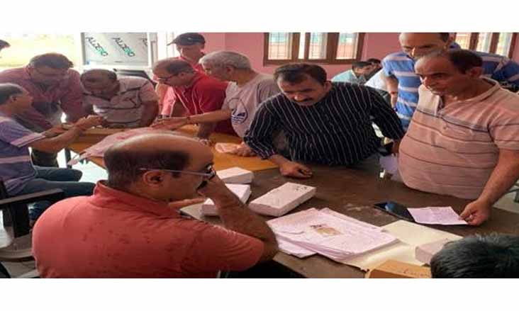 In a first, Voter cards being provided to Kashmiri Migrants at their doorsteps