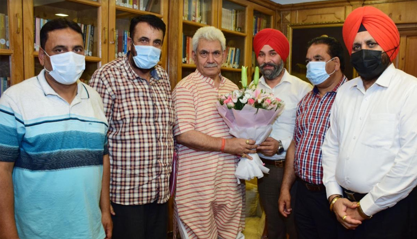All J&K Transport Welfare Association calls on Lt Governor