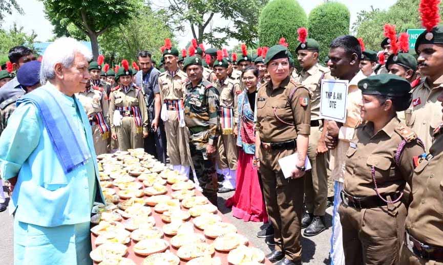 Lt Governor interacts with NCC cadets at Special National Integration Camp