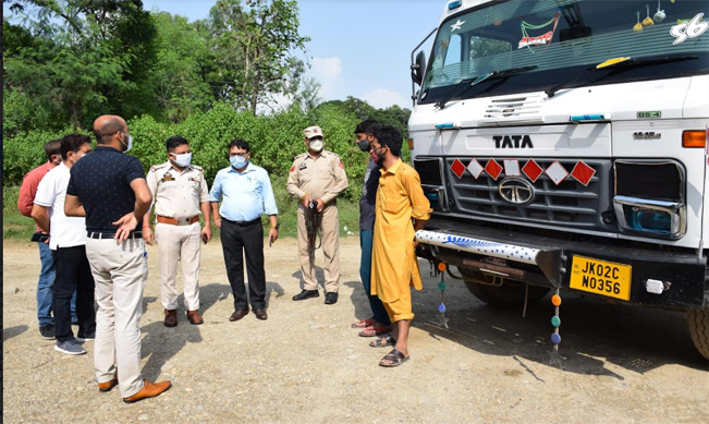 Tippers seized during surprise inspection at mineral block Nud