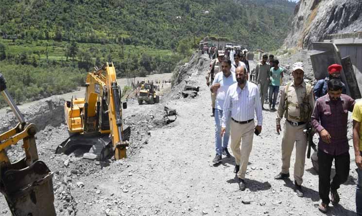 Deputy Commissioner Ramban inspects road clearance work on NH-44  