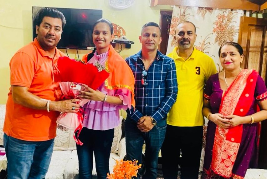 Abhinav Anand Felicitates10th Class topper 