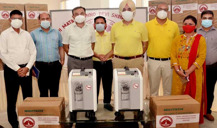 CEO Shrine Board hands over Oxygen Concentrators to DC Reasi