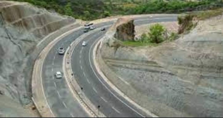 No traffic on Srinagar-Jammu highway on Wednesday