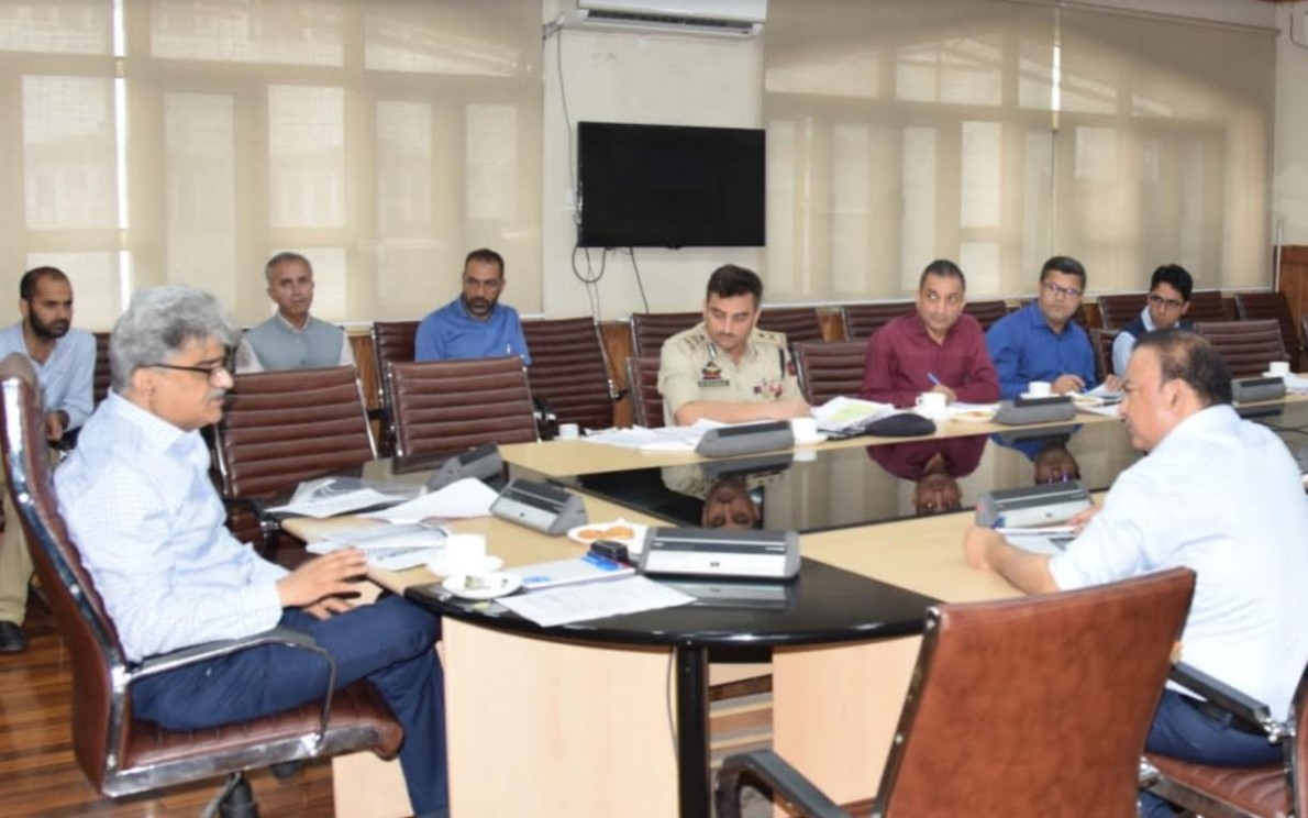 CS reviews functioning of Transport Department; Asks for improving challan disposals and strictness against traffic offenders