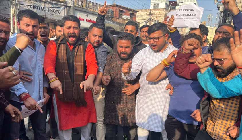 BJYM protests against KP killing in Pulwama, demands stern action against cowardly terrorists