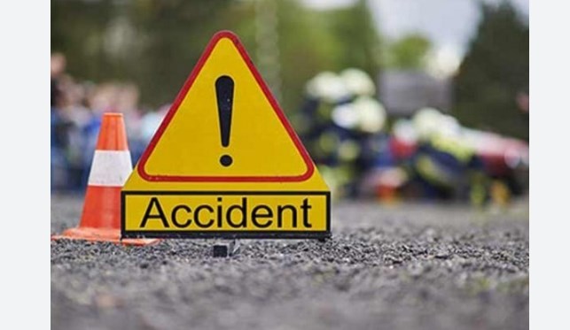 12 injured as minibus overturns in Udhampur