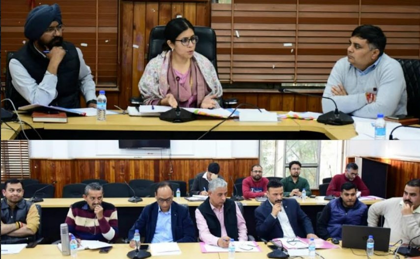 DC Jammu reviews status of revenue services, schemes