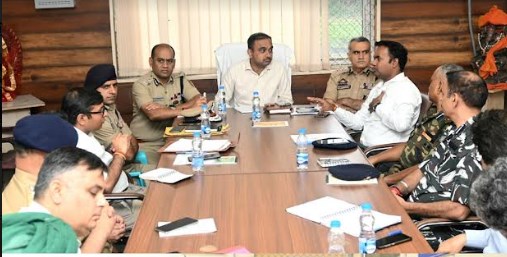 Div Com Jammu inspects Shri Amarnath ji Yatra arrangements at Yatri Niwas