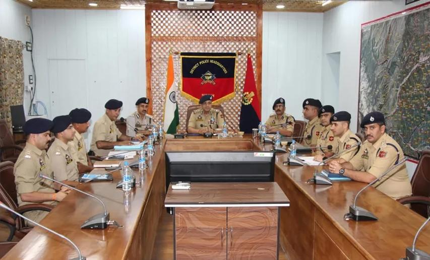 IGP Kashmir reviews security landscape, counter-terrorism grid in Kulgam and Shopian