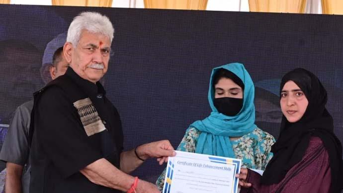 Lieutenant Governor attends valedictory function of Women Vocational Training Course at Shopian