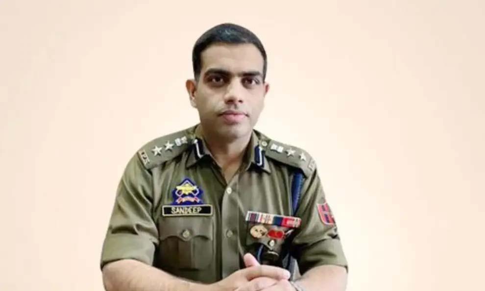 IPS Officer Behind Pahalgam Attack Probe Bags Home Minister’s Medal