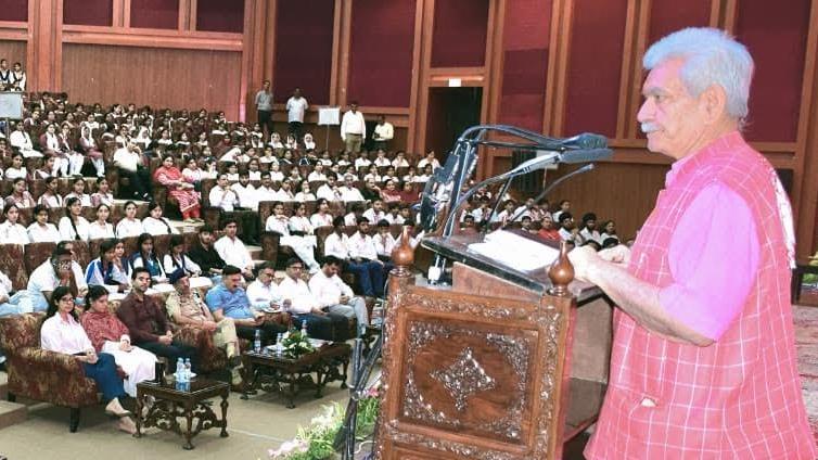 Lieutenant Governor Lauds Yuva Shakti of J&K, asks them to be a catalyst for change