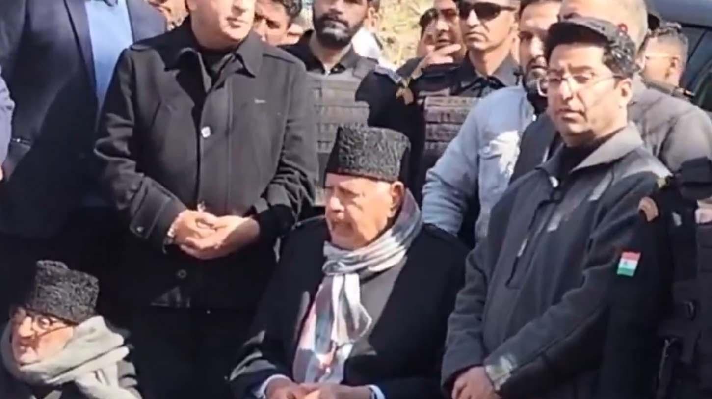 J-K: NC President Abdullah participates in former minister’s funeral prayer