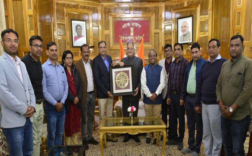 Journalists’ Delegation from Odisha Calls on Governor Kavinder Gupta