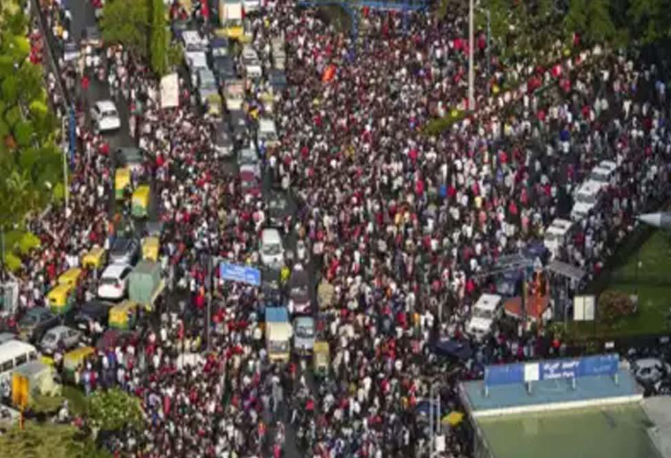 11 dead, 47 injured in stampede outside Bengaluru stadium during RCB event