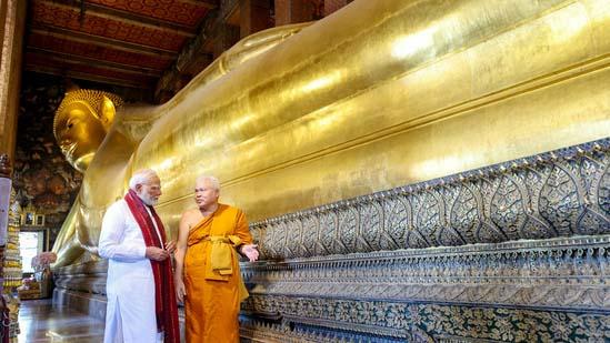 PM Modi visits Thailand’s Wat Pho temple of Reclining Buddha