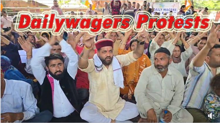ALL Daily Wagers #jammu protest against Govt