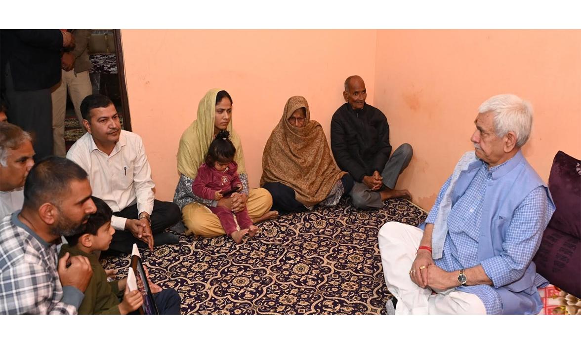 LG Sinha meets family of SSF jawan who died in road accident in Jammu