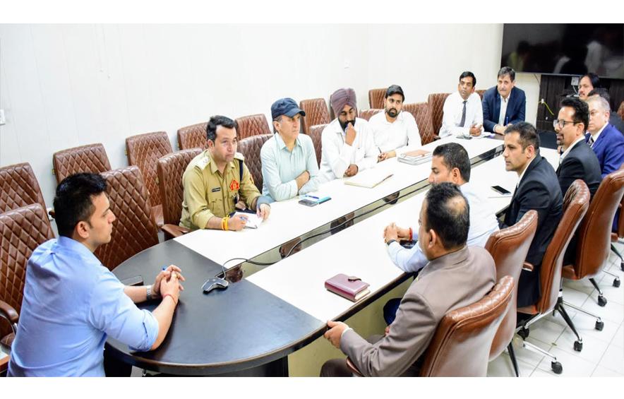 DC Jammu reviews availability of commercial LPG