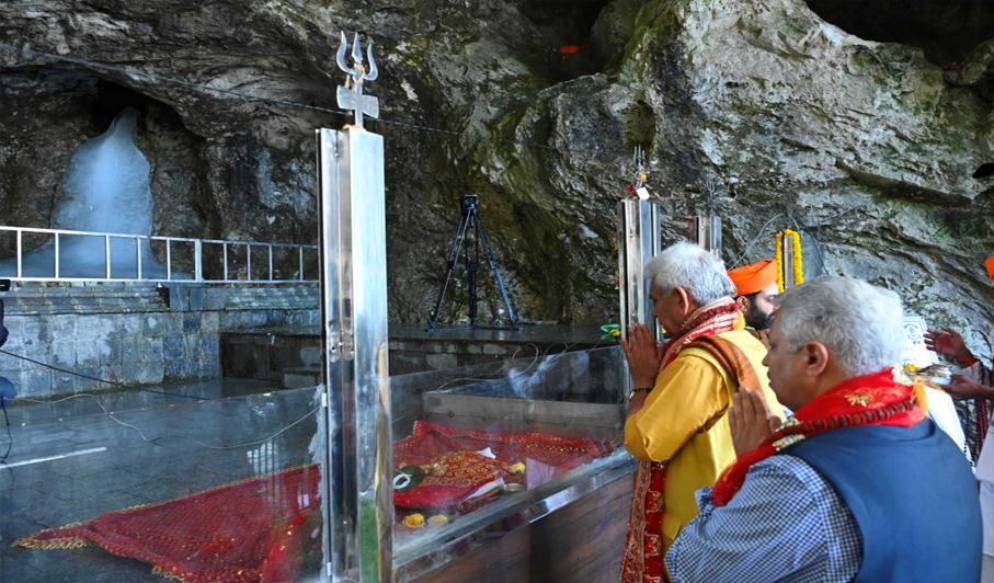 Shri Amarnath Ji Yatra  2026; Lieutenant Governor performs the 'Pratham Puja' at the Holy Cave