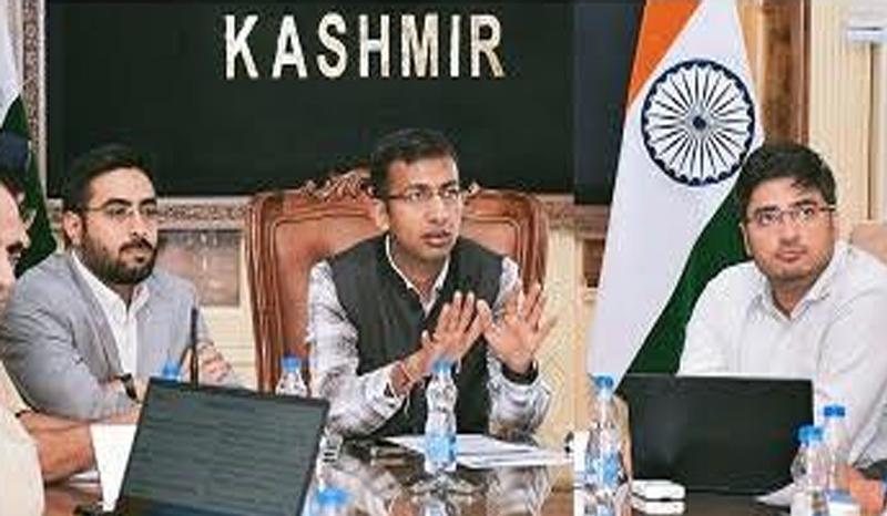 Div Com Kashmir chairs High-Level Meeting on Traffic Management System