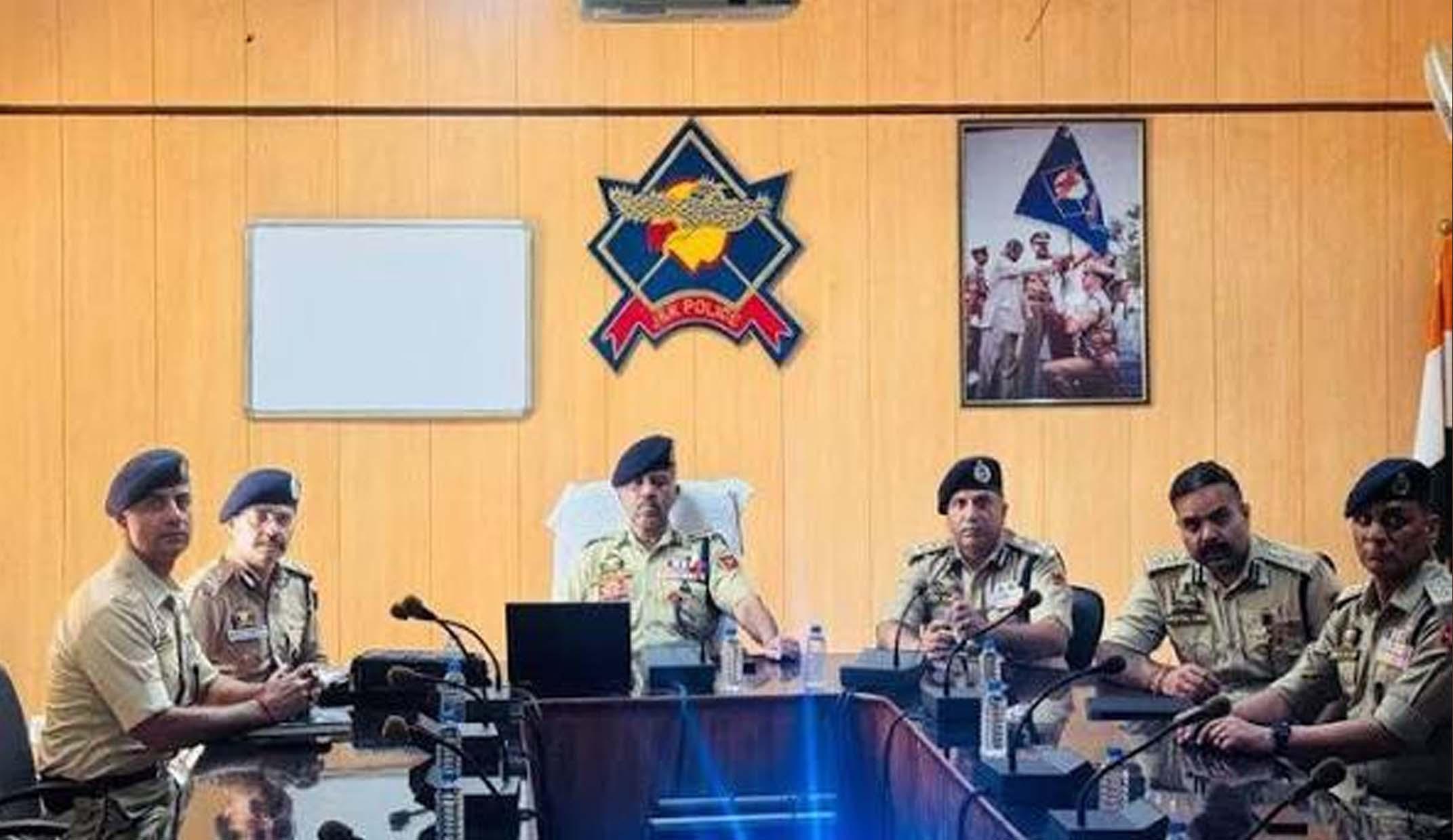 DGP Nalin Prabhat Reviews Ongoing Anti-Terror Operations In Udhampur-Kathua Belt