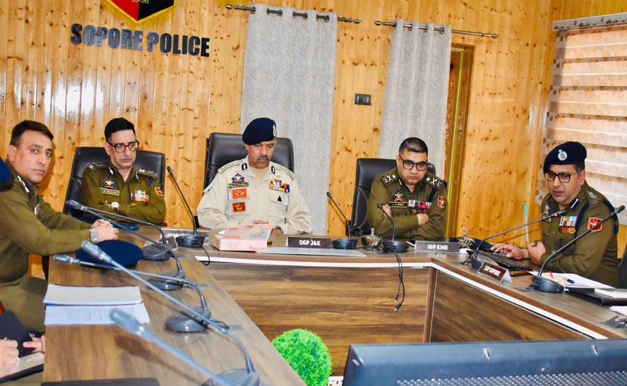 DGP Nalin Prabhat calls for relentless operations against Pak terrorists