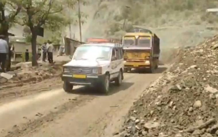 Landslide hit Jammu-Srinagar NH opened for one-way traffic, special train arranged