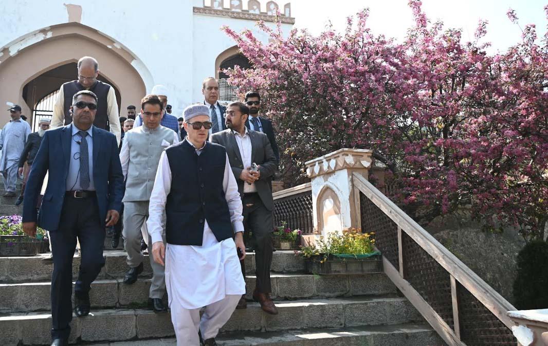 Chief Minister Omar Abdullah inaugurates Almond Bloom Festival-2025 at Badamwari
