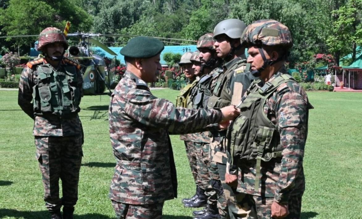 COAS Upendra Dwivedi visits forward locations of Dagger division; commends troops for valour during Op Sindoor