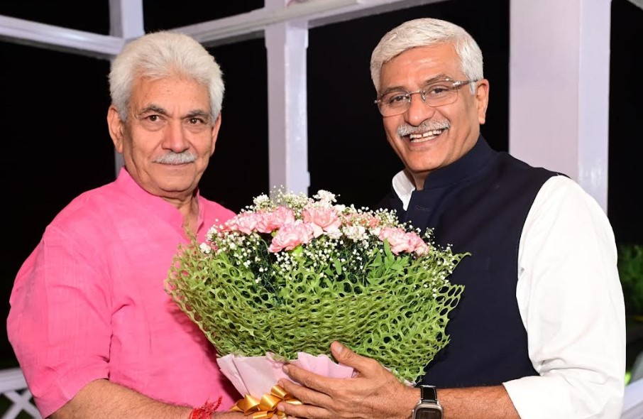 Union minister Gajendra Singh Shekhawat calls on J&K LG Manoj Sinha