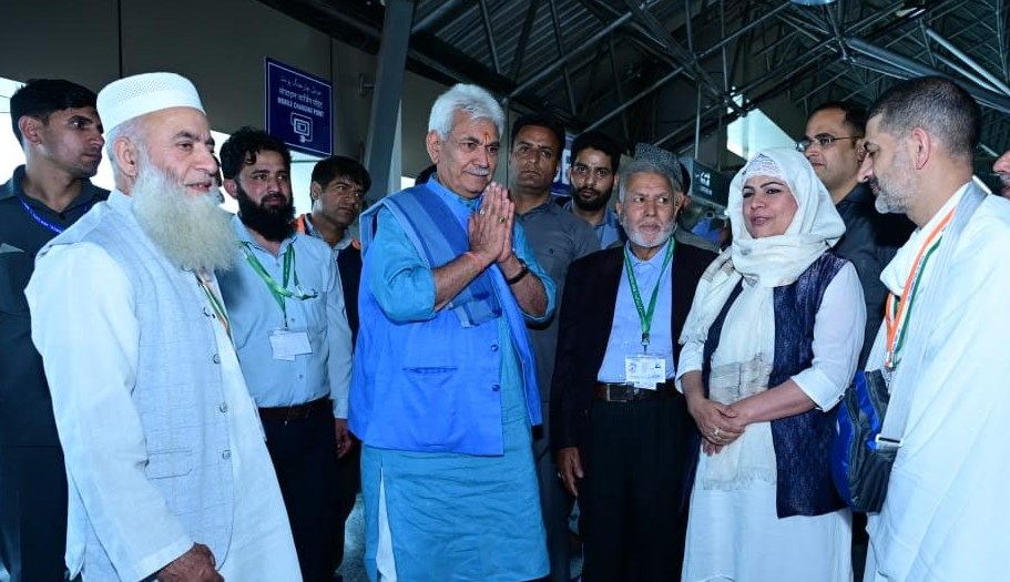 Lt Governor flags off J&K UT’s 1st batch of Haj pilgrims from Srinagar International Airport