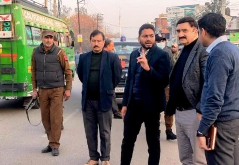 DC Sachin Kumar Vaishya visits Bishnah to assess administrative functioning