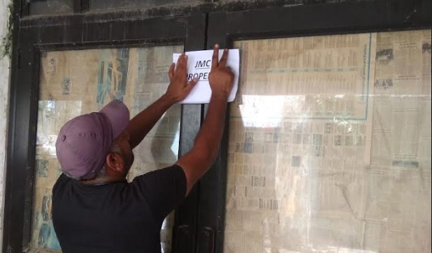JMC sealed Commercial Establishments due to non-payment of rent /dues