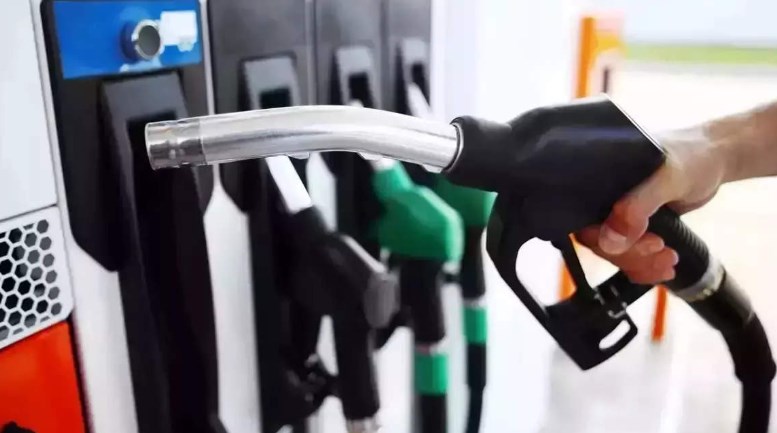 Oil Prices At Seven-Month Low But No Change In Petrol, Diesel Prices In India