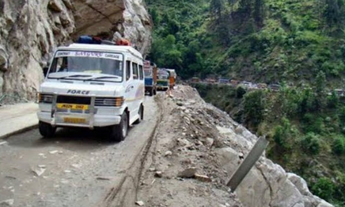 Jammu-Srinagar National Highway NHW-44 open for one-way traffic