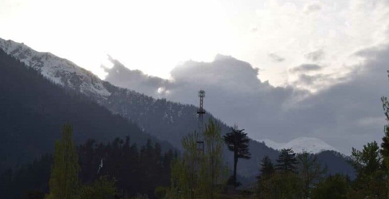 Weather to remain cloudy with light rain in J&K in next 48 hours