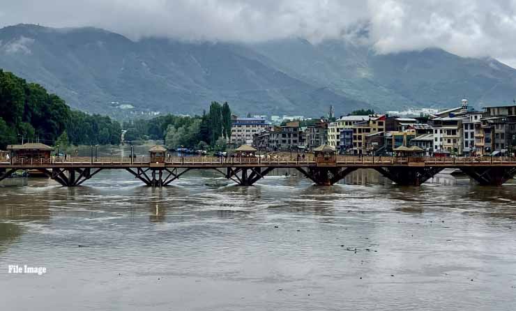 No flood-like situation in Kashmir, people need not to panic: Er Naresh Kumar