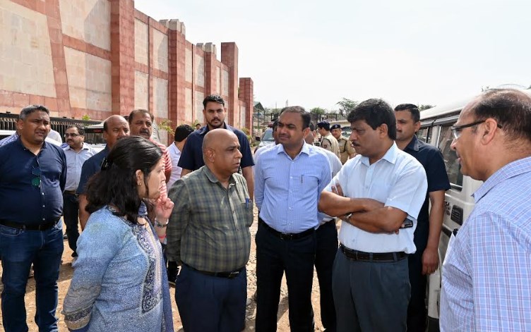 CS tours Jammu City to inspect ongoing Development works