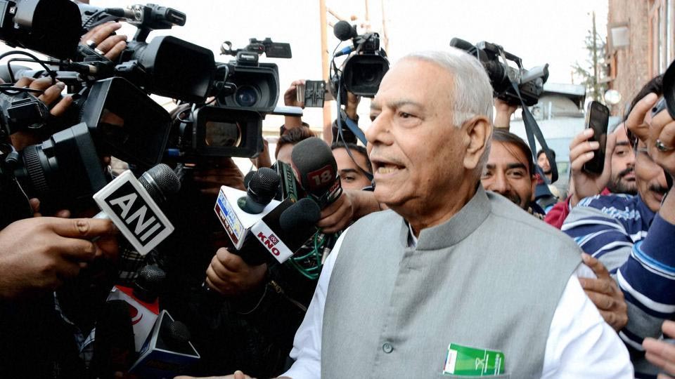 Ruckus at Srinagar Airport, Yashwant Sinha refuses to return after being stopped at Srinagar Airport